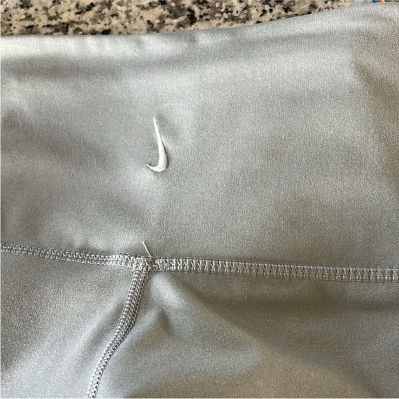 Nike Yoga Dri-Fit Size Small Grey 7/8 Training High-Rise Leggings. - Picture 7 of 7